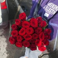 Цветы поштучно красные розы 60 см