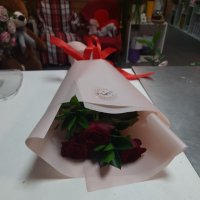 Акция 3 красные розы