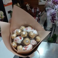 Chocolate bouquet + free rose