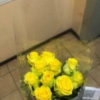 Yellow roses by the piece