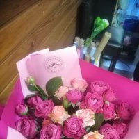 11 кустовых роз