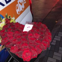 51 roses in a box - Bloxham