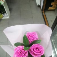 Spring promo! 3 roses