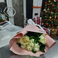 Букет 7 белых роз