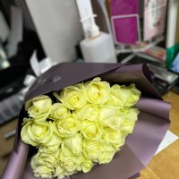 Promo! 25 white roses