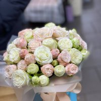 Spray roses in a box - Abilene