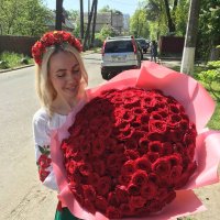 151 червона троянда
