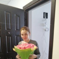 25 розовых роз