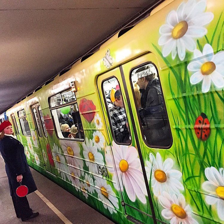 Цветы в метро