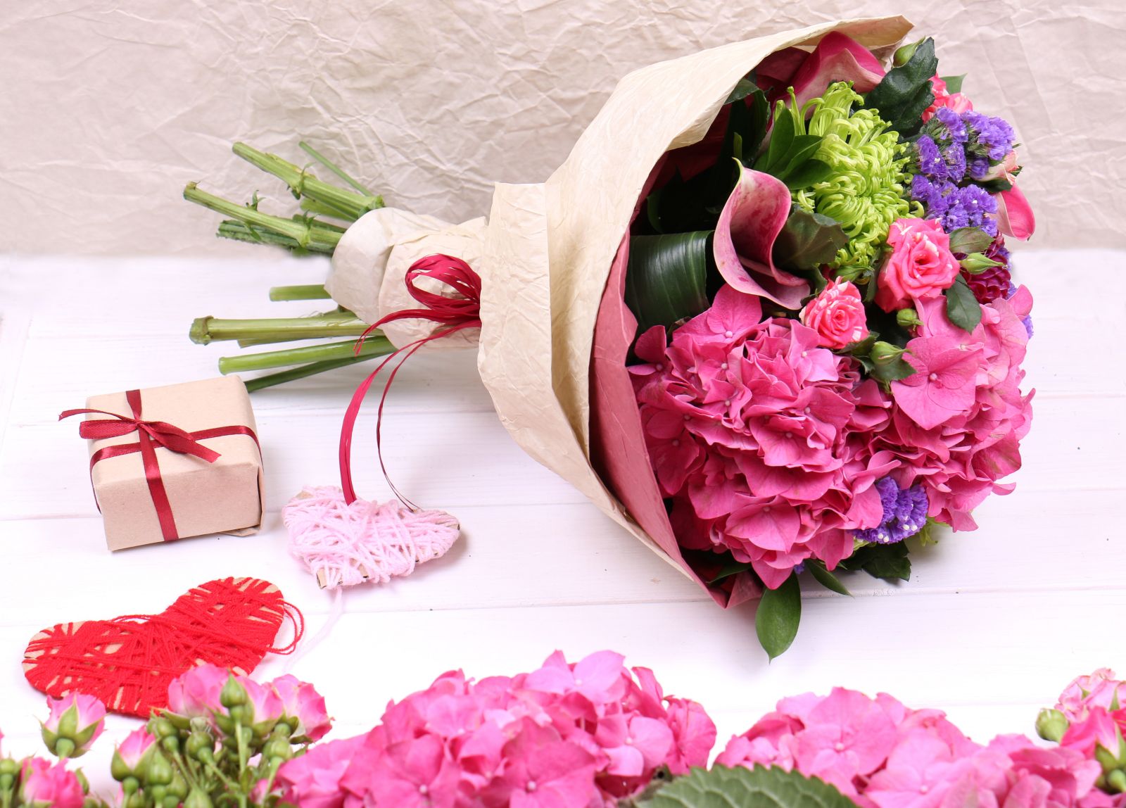 Красивые букеты и цветы в коробках. Лучшее для Ваших близких.