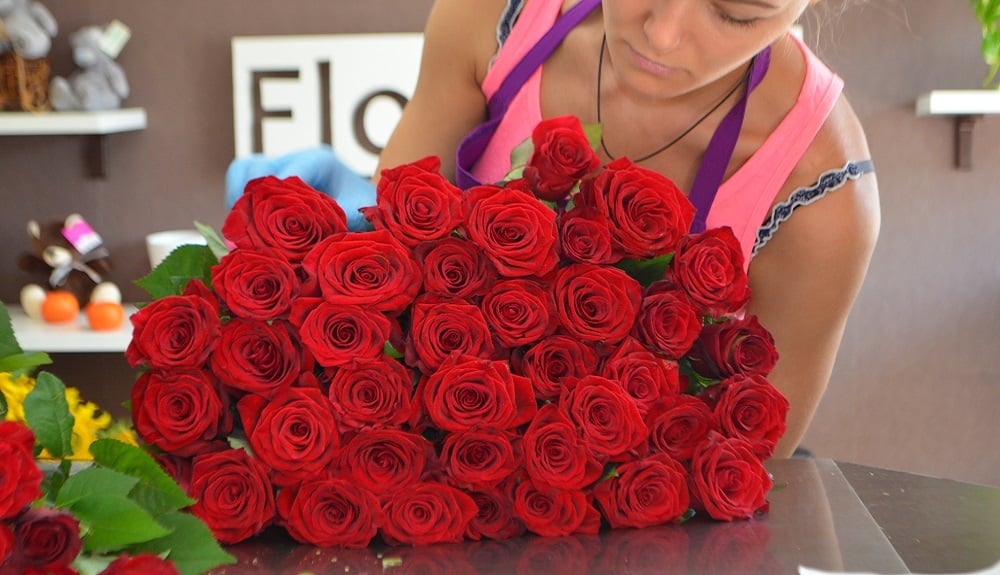 Как собрать букет из 101 розы ✿ Пошаговые фото