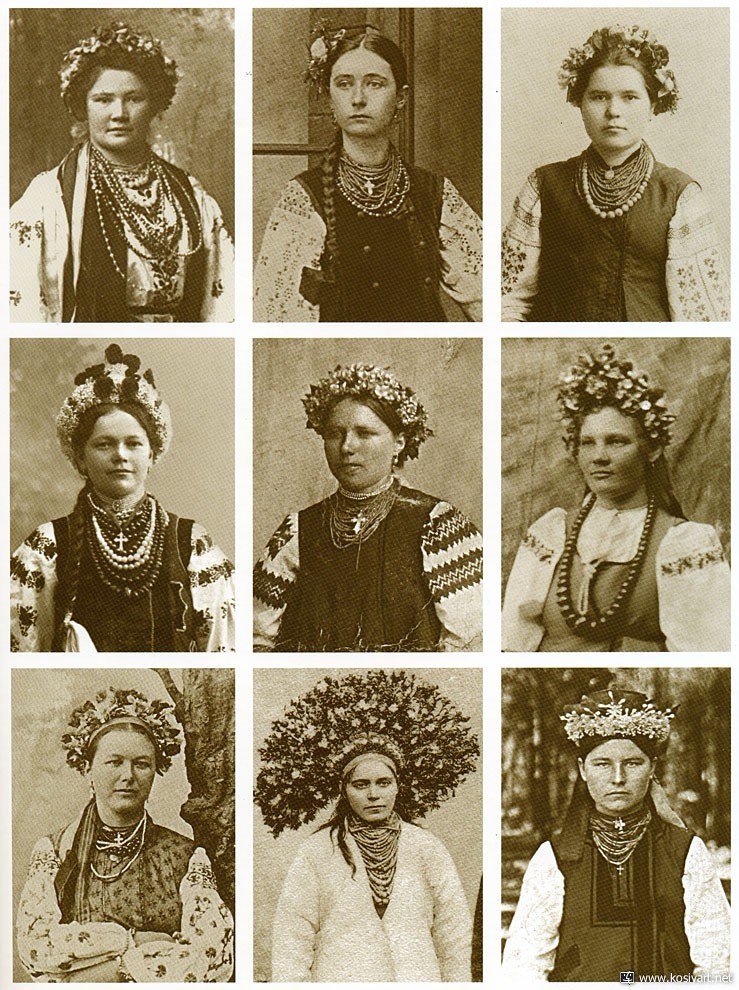 Українки в намисті фото